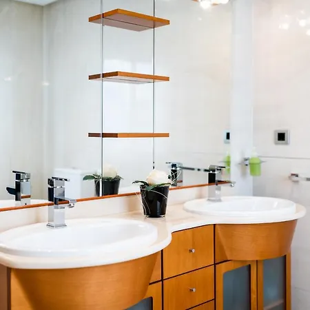 Apartment Wekey Homes Granada, Atico Panoramico Puerta Real *