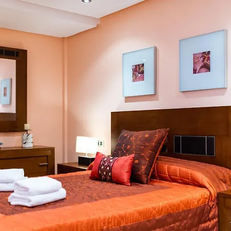 Wekey Homes Granada, Atico Panoramico Puerta Real Apartment *